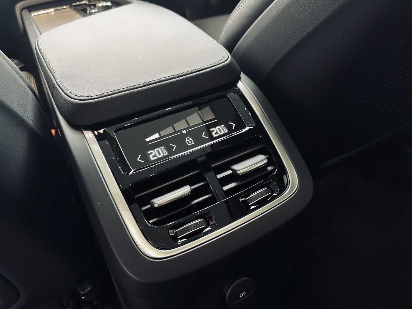 Volvo  XC90 Ultra T8 Plug-in Hybrid Bright