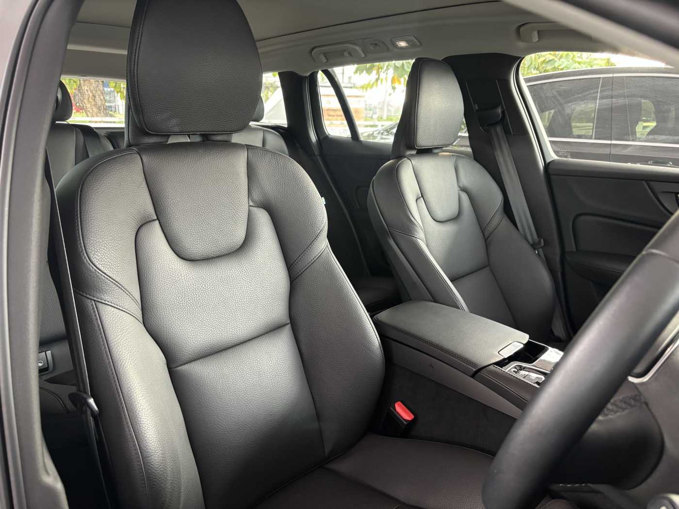 Volvo  V60 RECHARGE – ULTIMATE BRIGHT