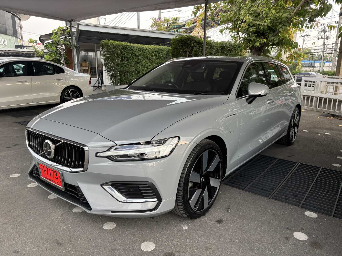 Volvo  V60 RECHARGE – ULTIMATE BRIGHT