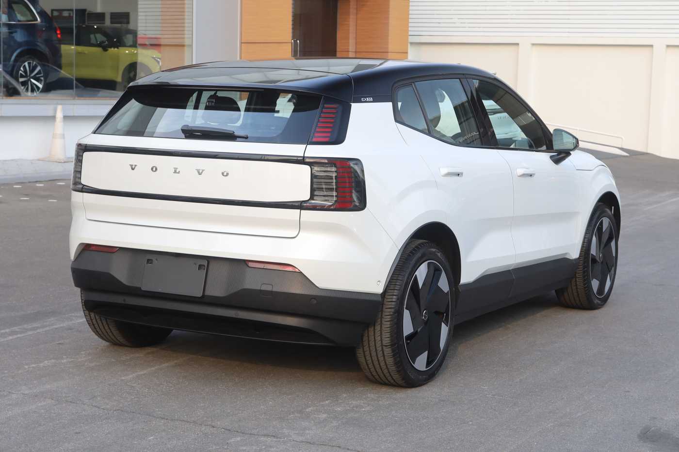 Volvo Ultra - Twin Motor Performance