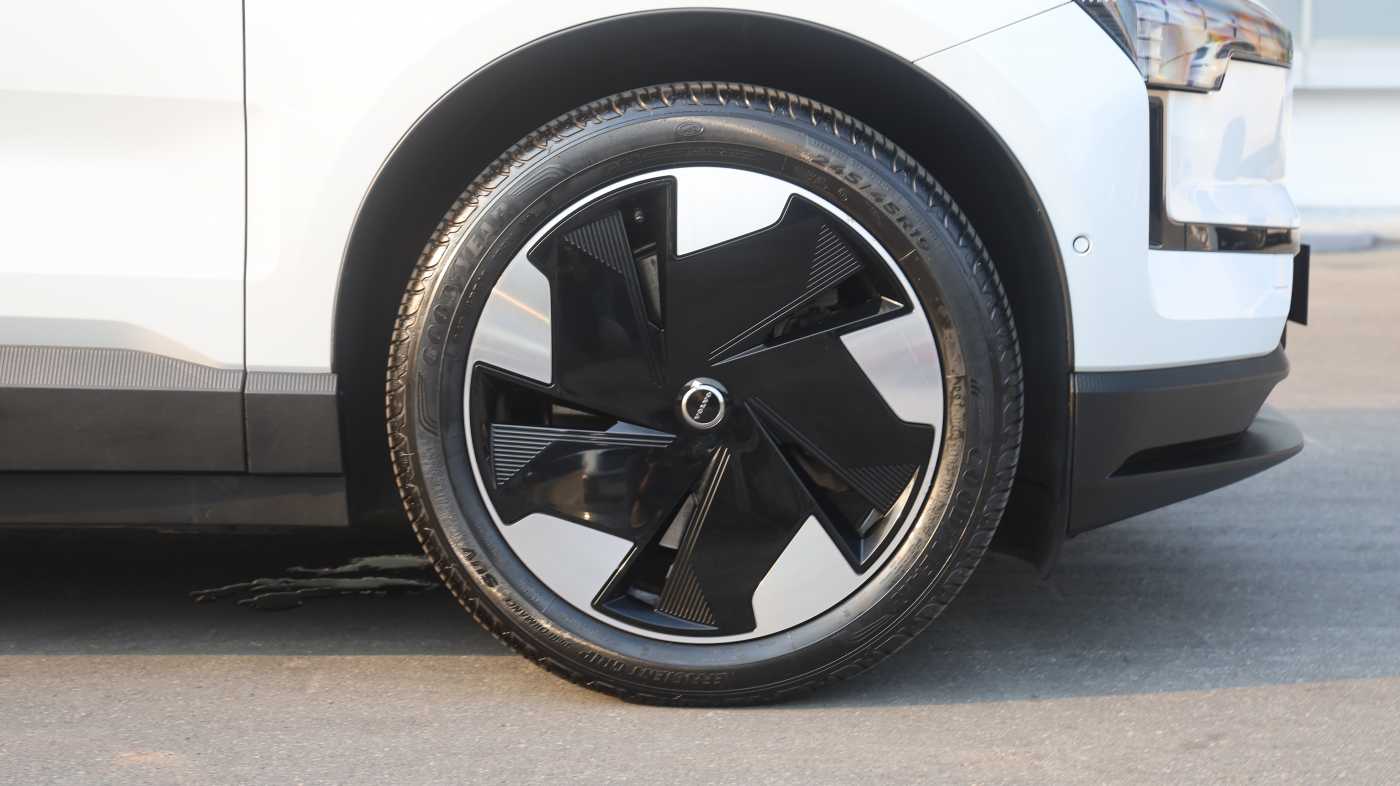 Volvo Ultra - Twin Motor Performance