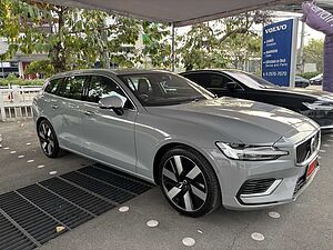 Volvo  V60 RECHARGE – ULTIMATE BRIGHT