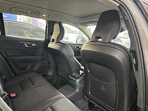 Volvo  V60 RECHARGE – ULTIMATE BRIGHT