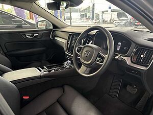 Volvo  V60 RECHARGE – ULTIMATE BRIGHT