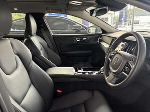 Volvo  V60 RECHARGE – ULTIMATE BRIGHT