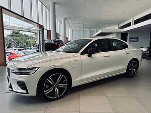 Volvo  Recharge R-Design, T8 AWD plug-in hybrid