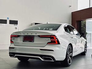 Volvo  Recharge R-Design, T8 AWD plug-in hybrid