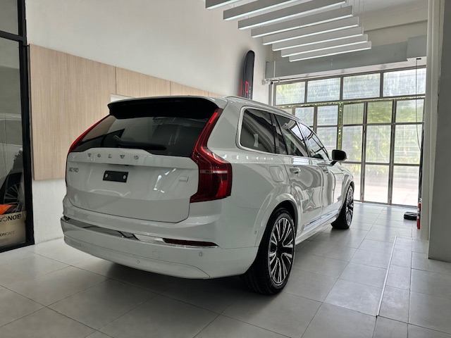 Volvo  Recharge Ultimate, T8 AWD plug-in hybrid, ไฟฟ้า/เบนซิน, Bright, 7 เบาะที่นั่ง