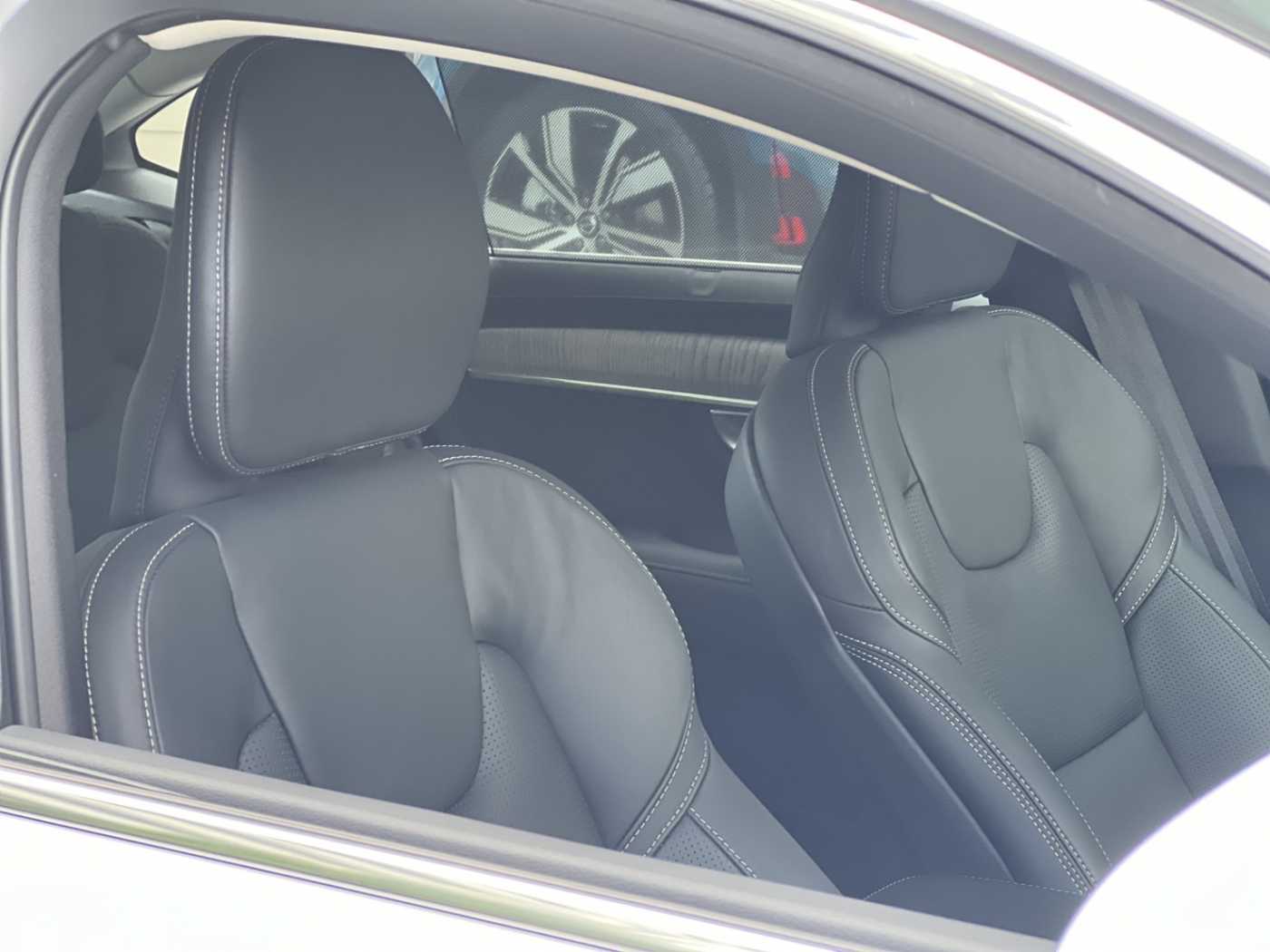 Volvo  Recharge Ultimate, T8 AWD ปลั๊กอินไฮบริด, ไฟฟ้า/เบนซิน, Bright