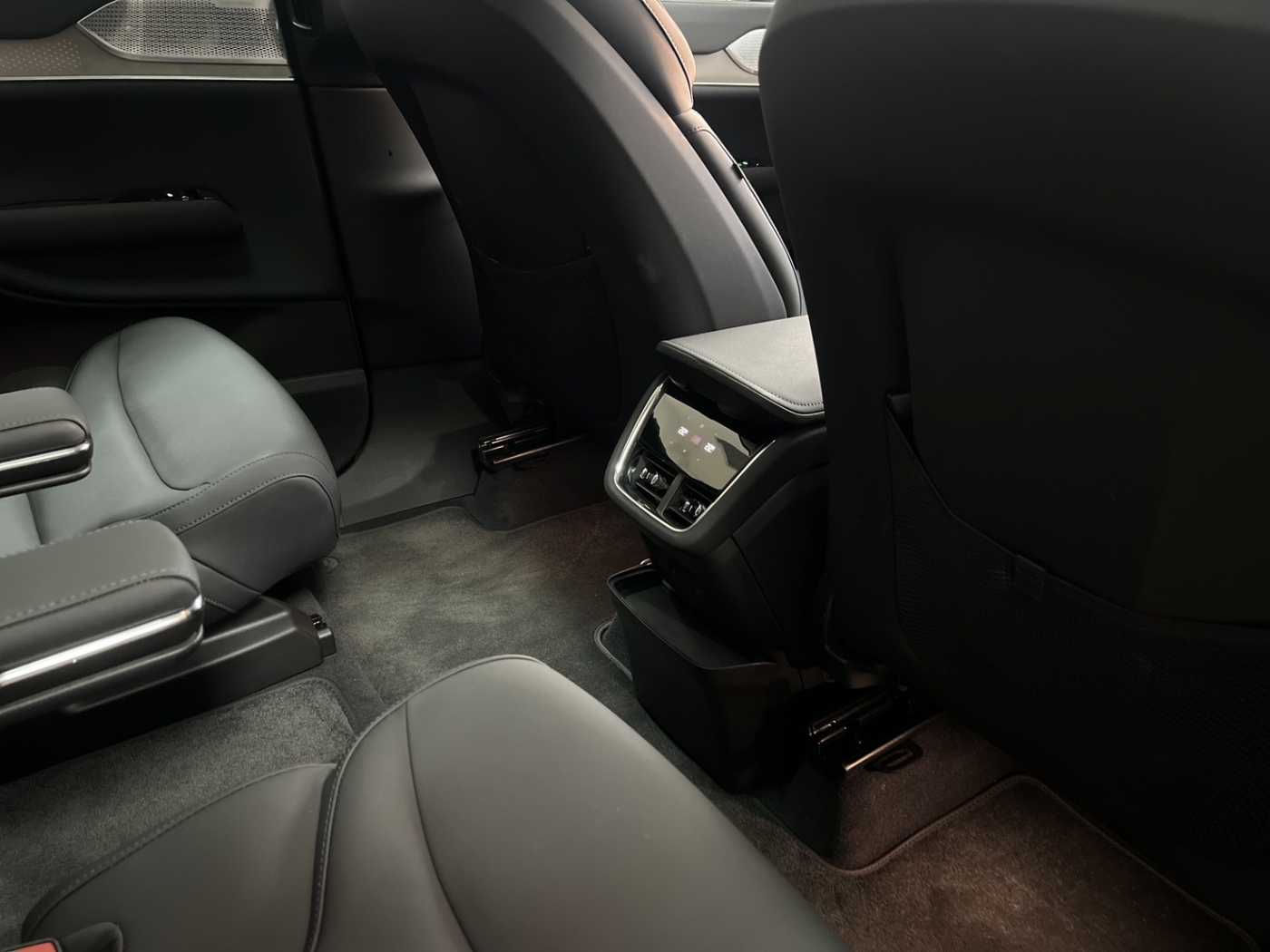 Volvo Ultra - Twin Performance 6 seats