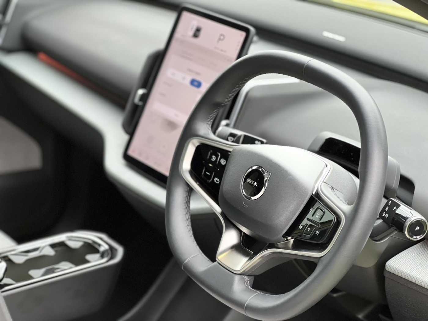 Volvo  Ultra - Twin Motor Performance