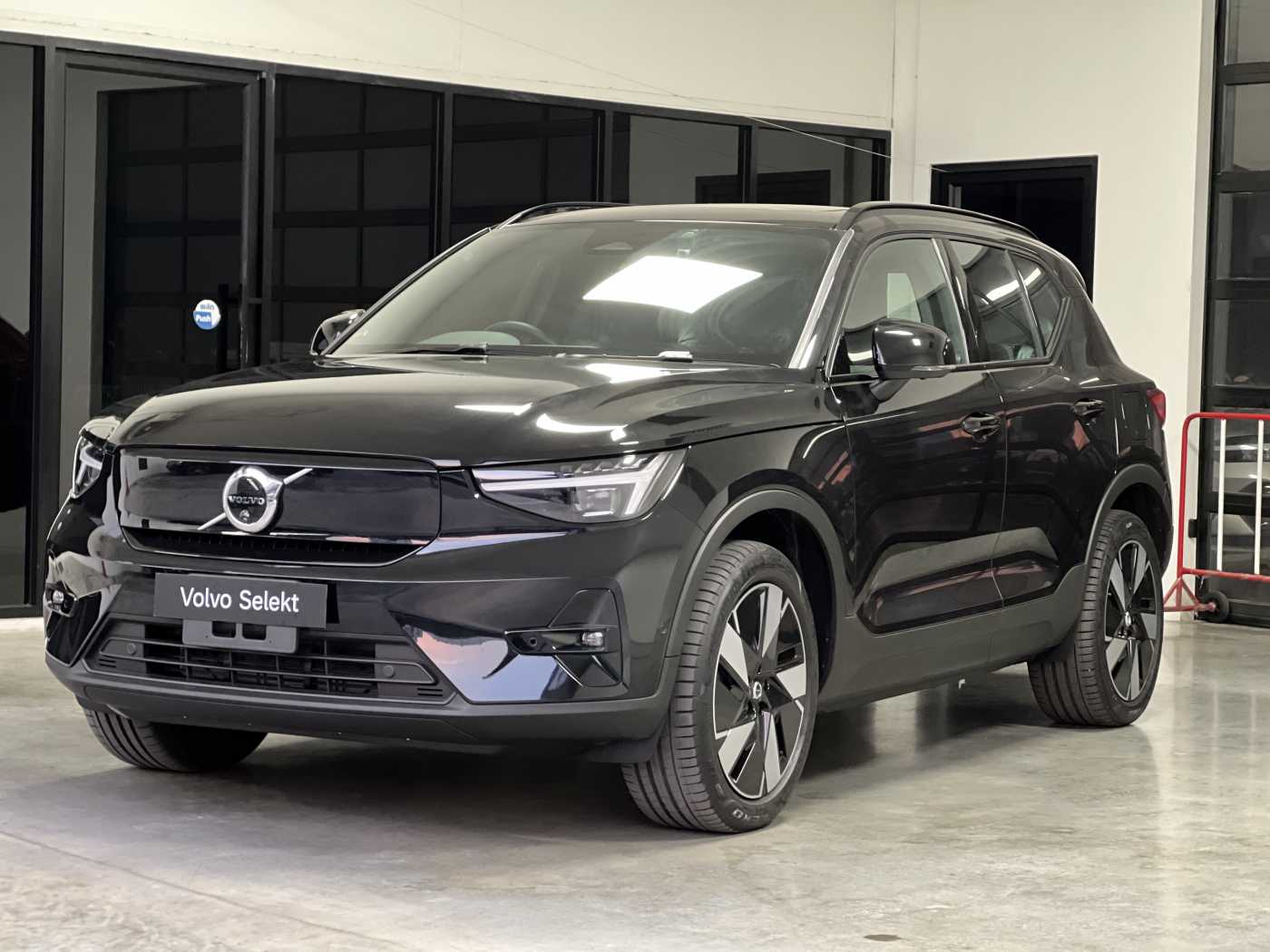 Volvo  Ultra - Twin Motor