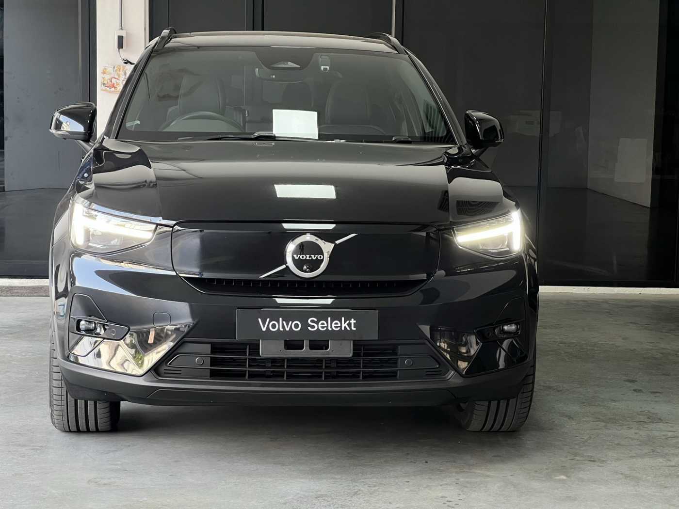 Volvo  Ultra - Twin Motor