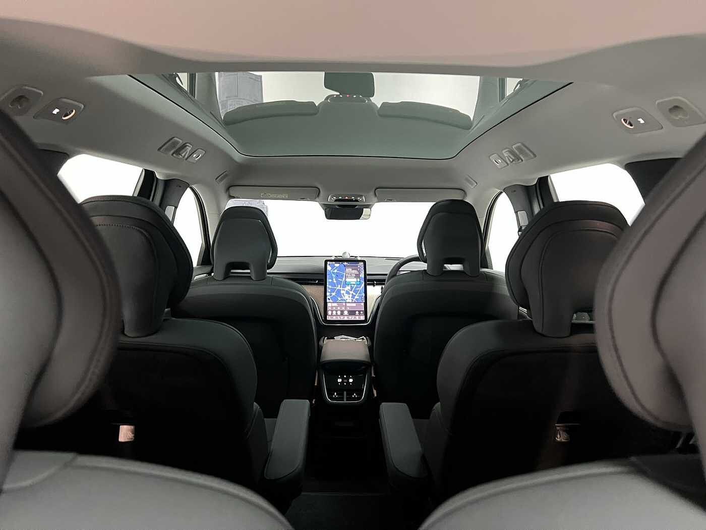 Volvo Ultra - Twin Performance 6 seats