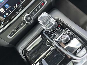 Volvo  Recharge Ultimate, T8 AWD ปลั๊กอินไฮบริด, ไฟฟ้า/เบนซิน, Bright