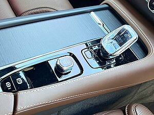 Volvo  Recharge Ultimate, T8 AWD ปลั๊กอินไฮบริด, ไฟฟ้า/เบนซิน, Bright, 7 ที่นั่ง