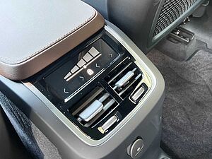 Volvo  Recharge Ultimate, T8 AWD ปลั๊กอินไฮบริด, ไฟฟ้า/เบนซิน, Bright, 7 ที่นั่ง