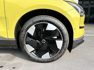 Volvo  Ultra - Twin Motor Performance